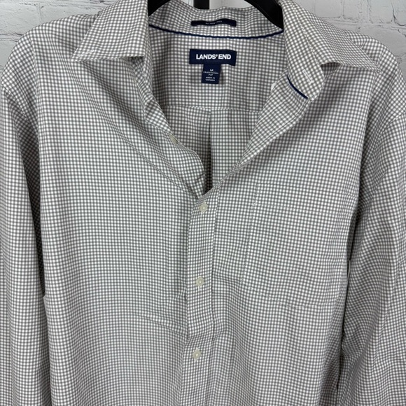 Lands’ End Gray and White Plaid No Iron Twill Traditional Fit Size Medium - Picture 2 of 6